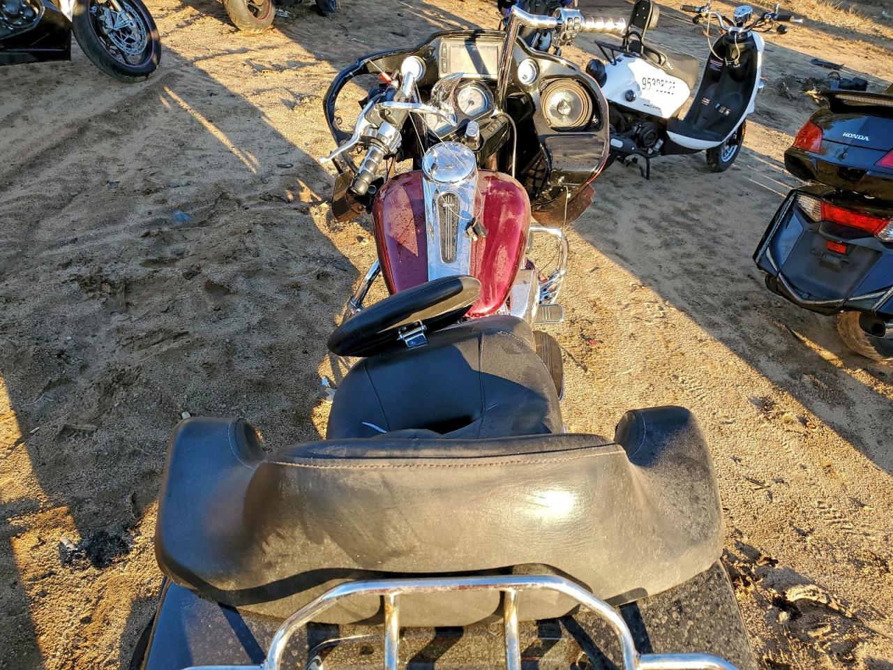 2017 Harley-Davidson Fltrxs Road Glide Special - Image 6