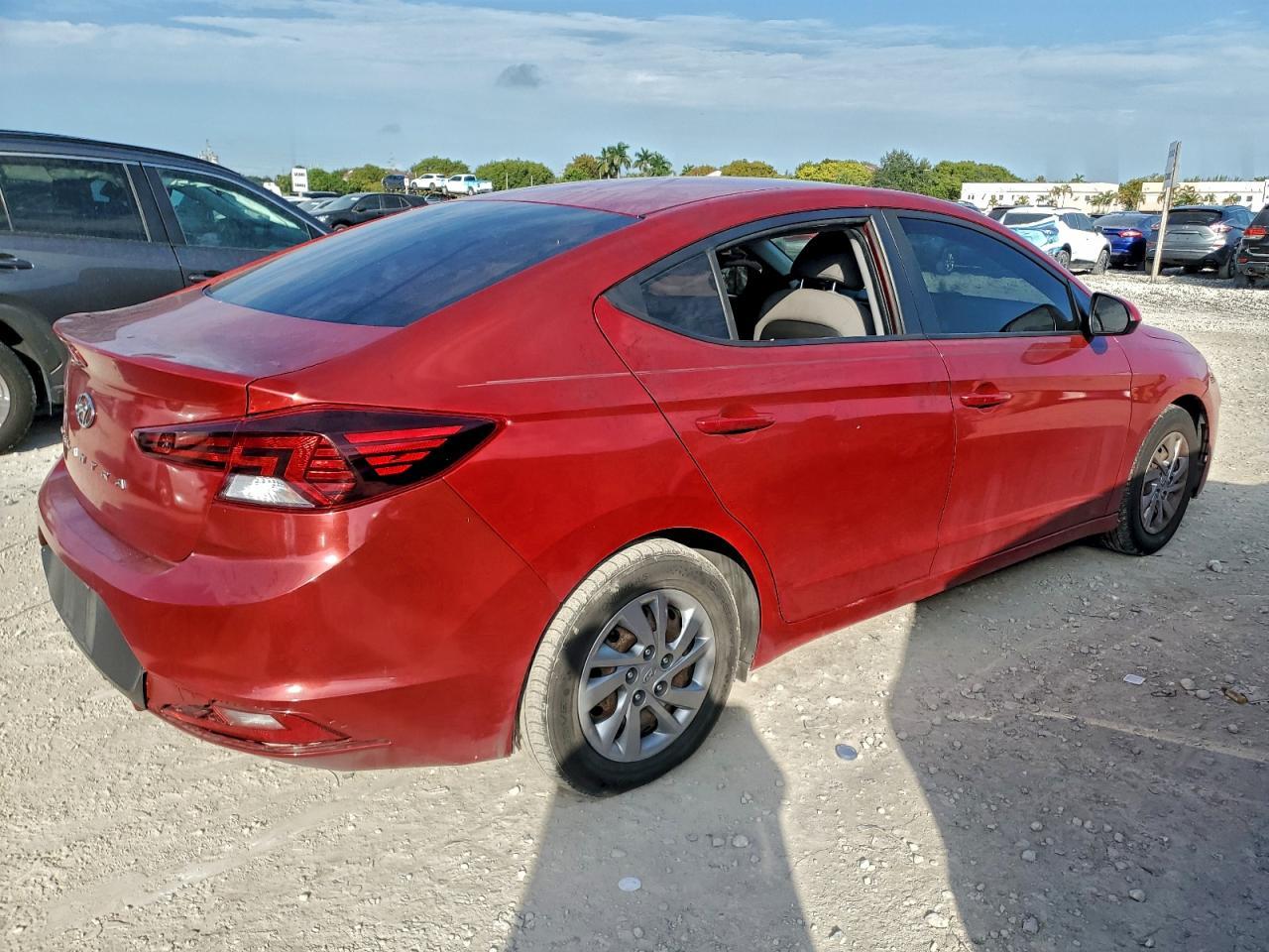 2020 Hyundai Elantra Se - Фото 3