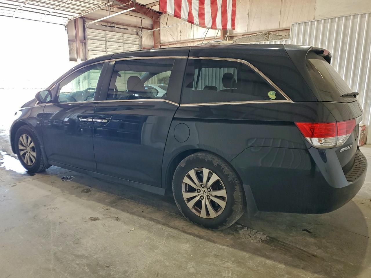 2016 Honda Odyssey Se - Image 2