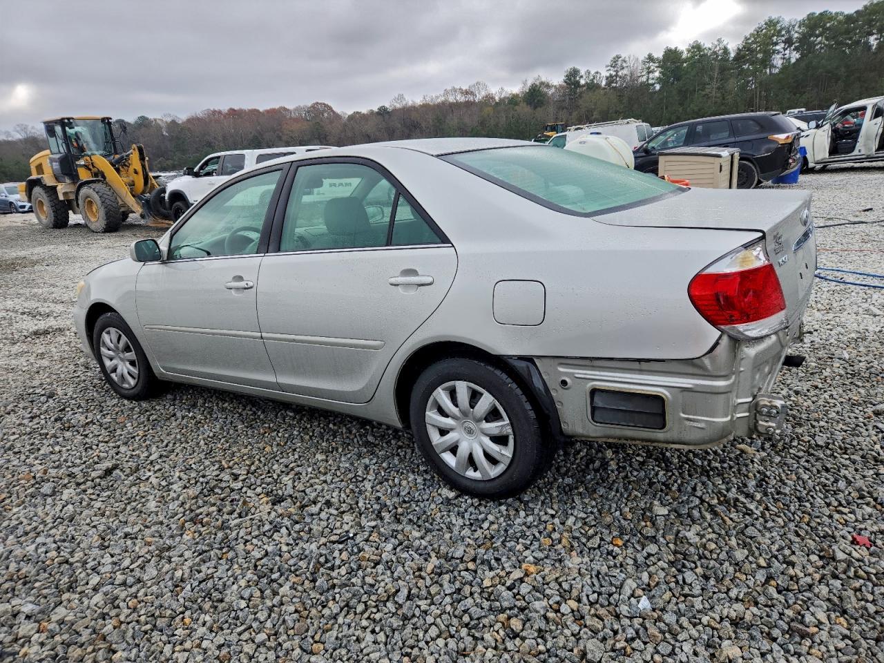 2005 Toyota Camry Le - Image 2