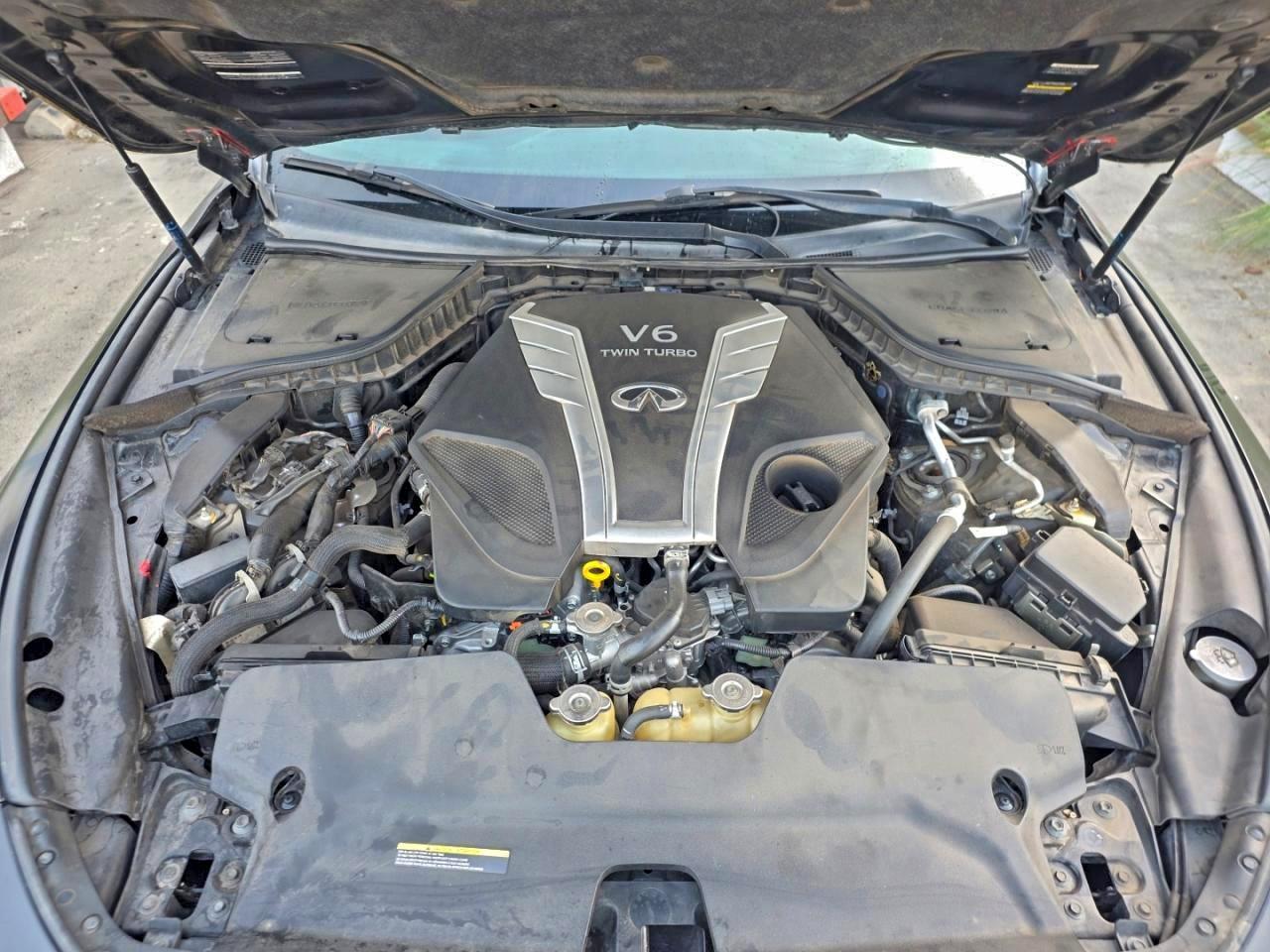 2018 Infiniti Q60 Red Sport 400 - Image 7