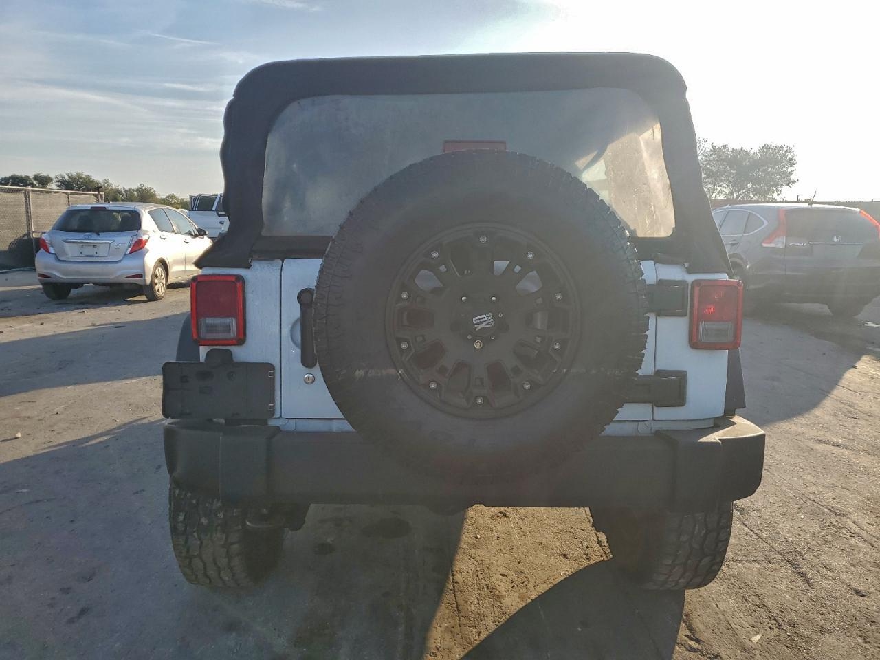 2014 Jeep Wrangler Unlimited Sport - Image 6