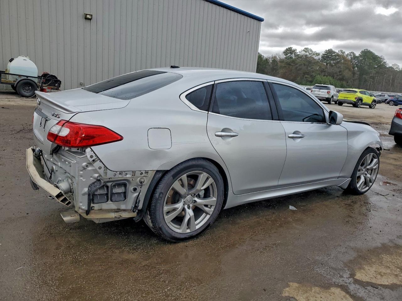 2011 Infiniti M37 - Image 3