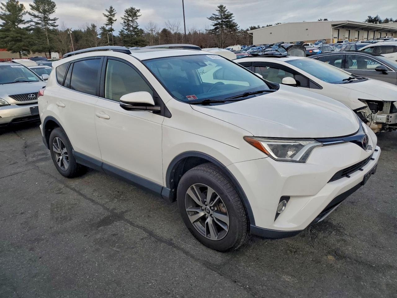 2017 Toyota Rav4 Xle - Фото 4