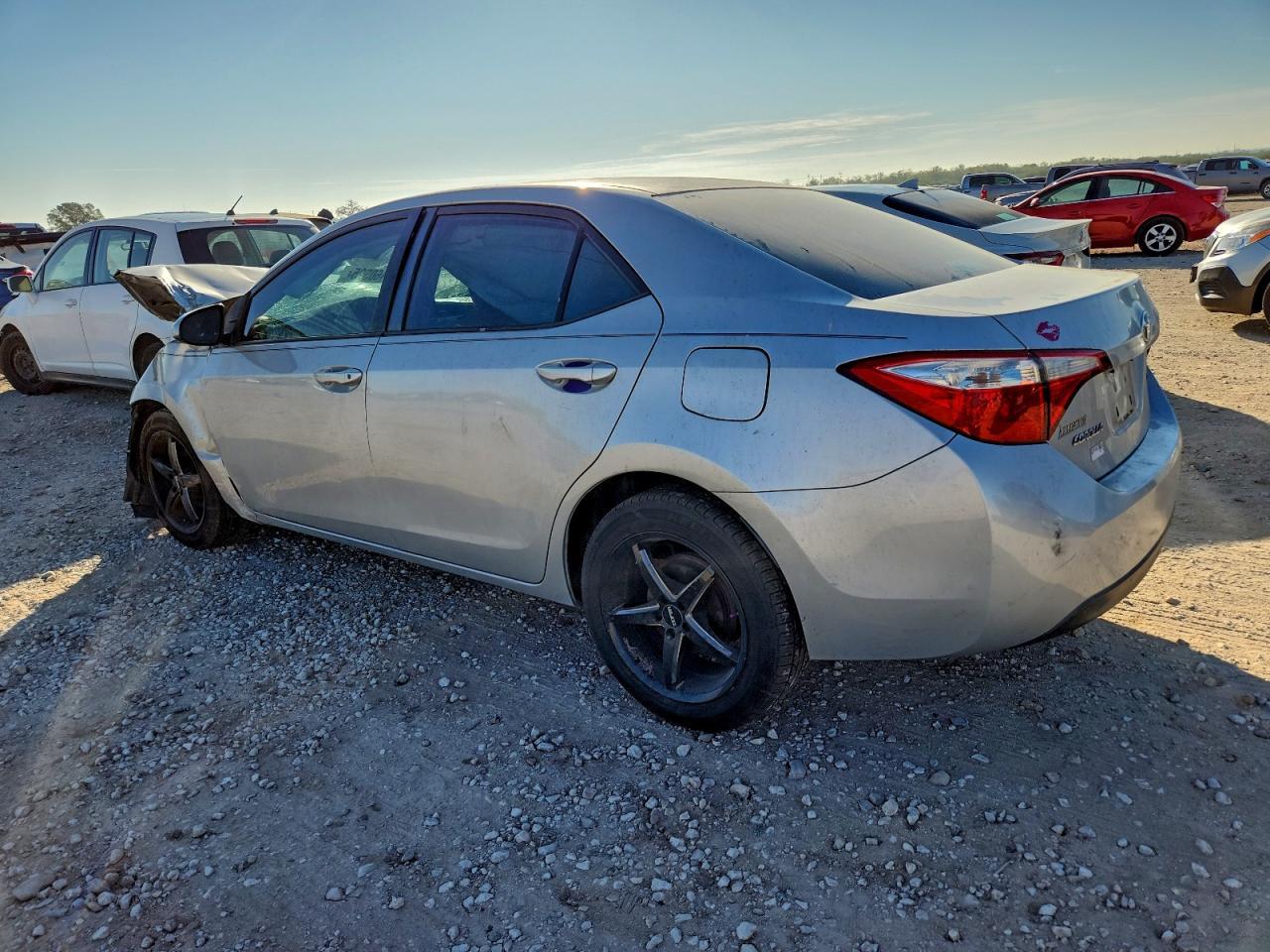2015 Toyota Corolla L - Фото 2