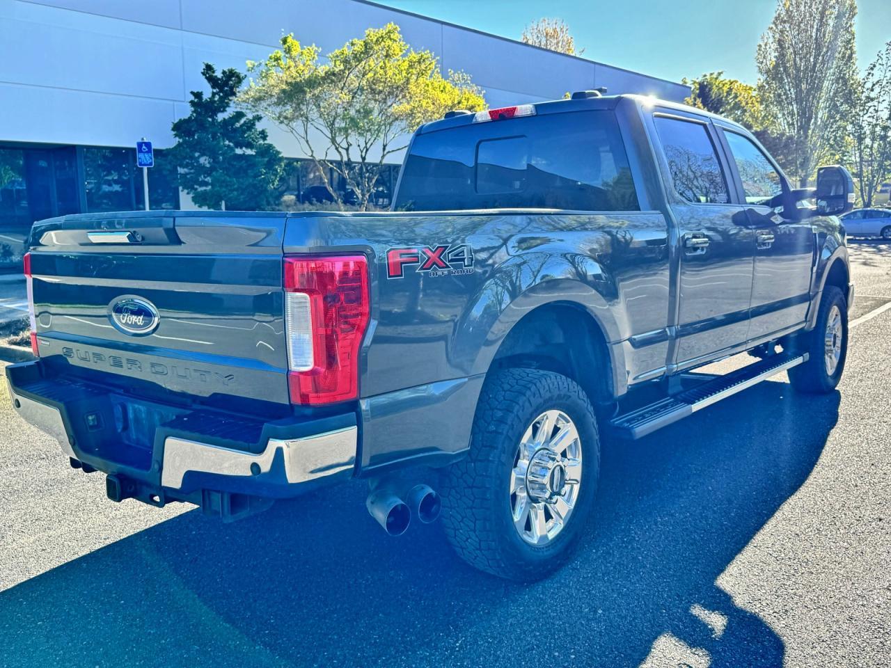 2018 Ford F350 Super Duty - Image 4