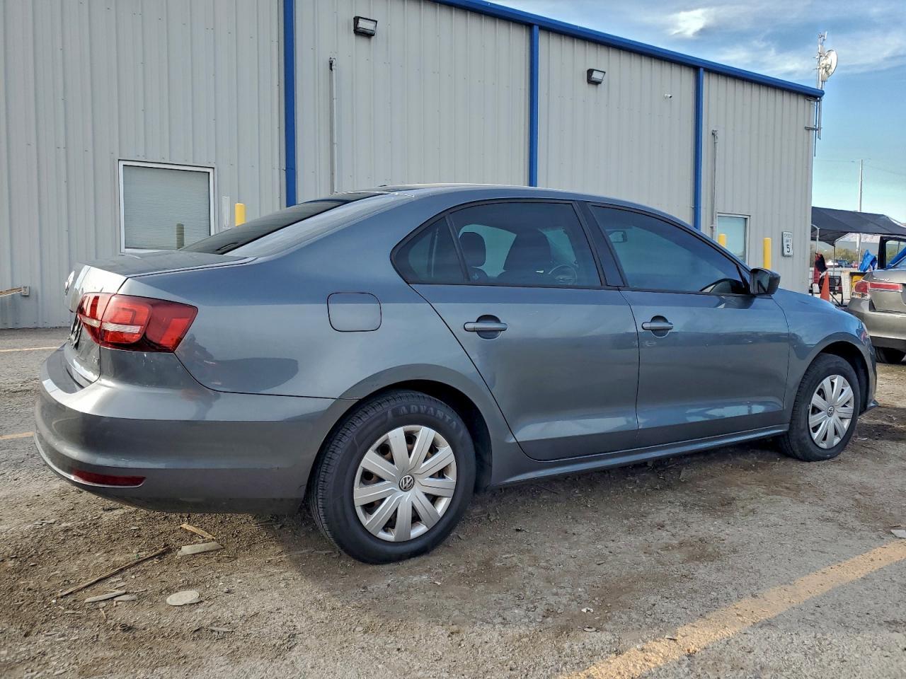 2016 Volkswagen Jetta S - Image 3