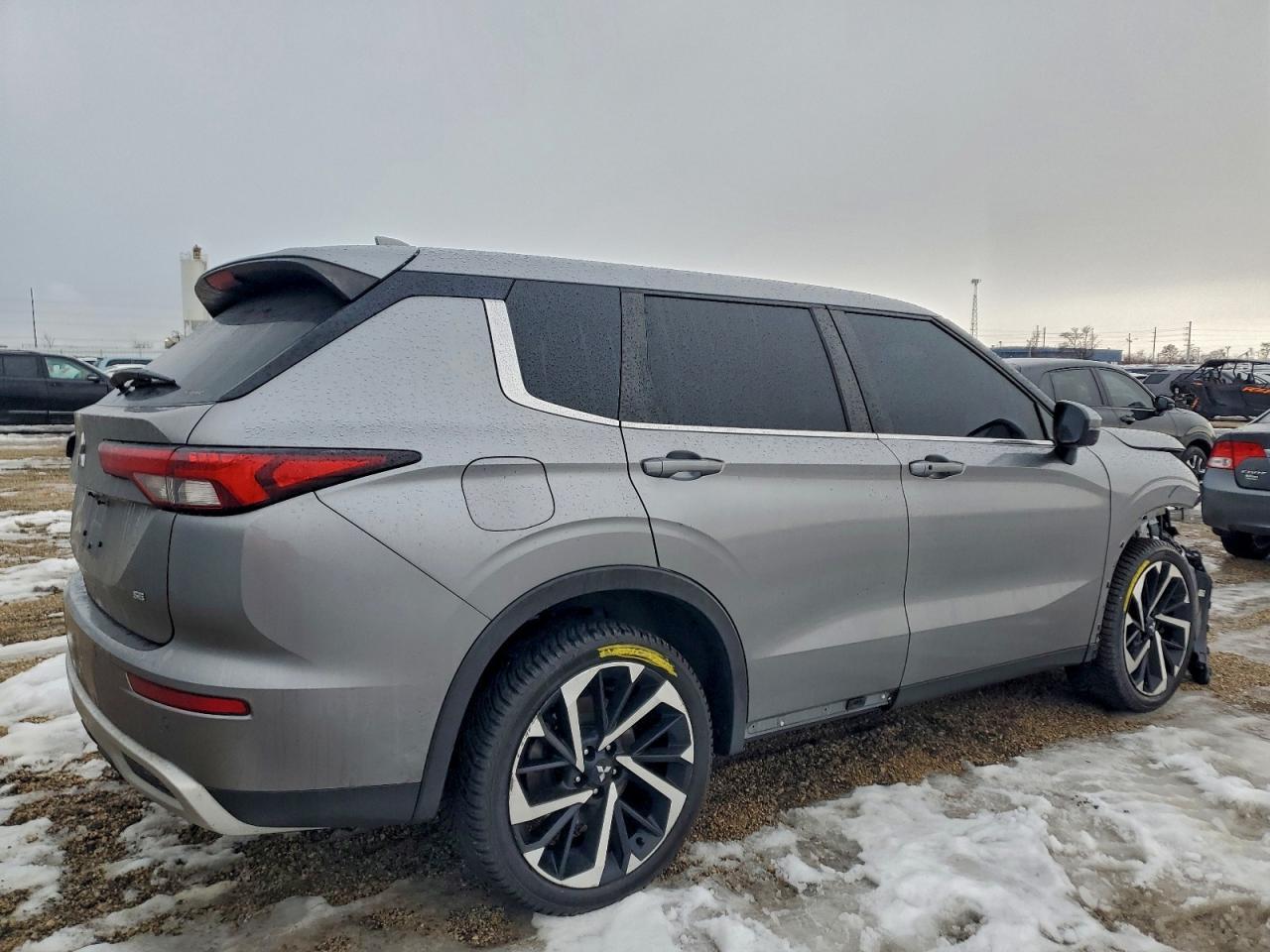 2022 Mitsubishi Outlander Se - Фото 3