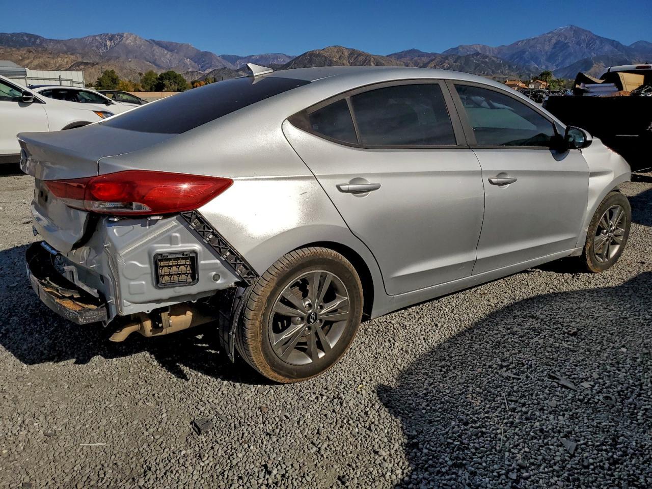 2017 Hyundai Elantra Se - Image 3