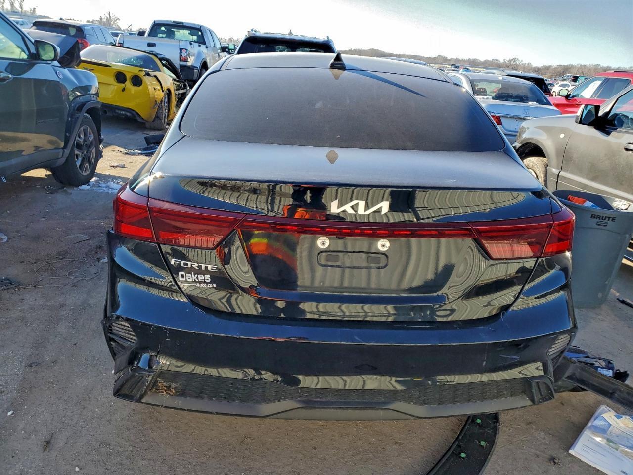2023 Kia Forte - Image 6