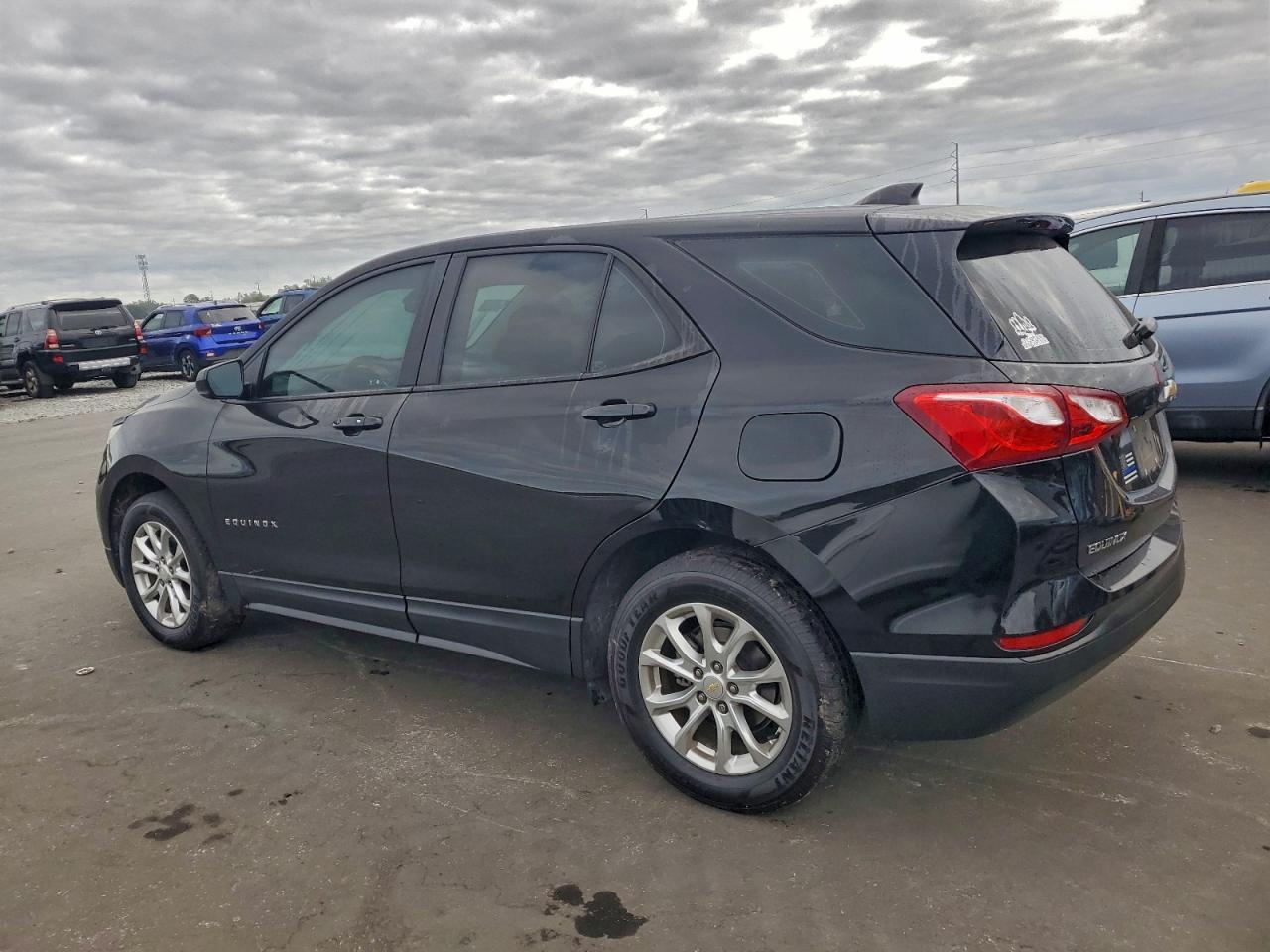 2020 Chevrolet Equinox Ls - Фото 2