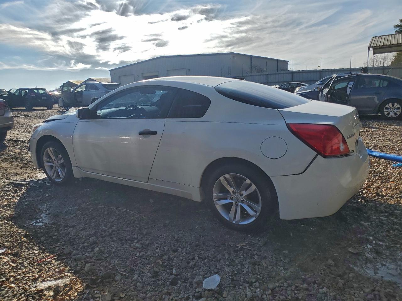 2013 Nissan Altima 2.5 S - Фото 2