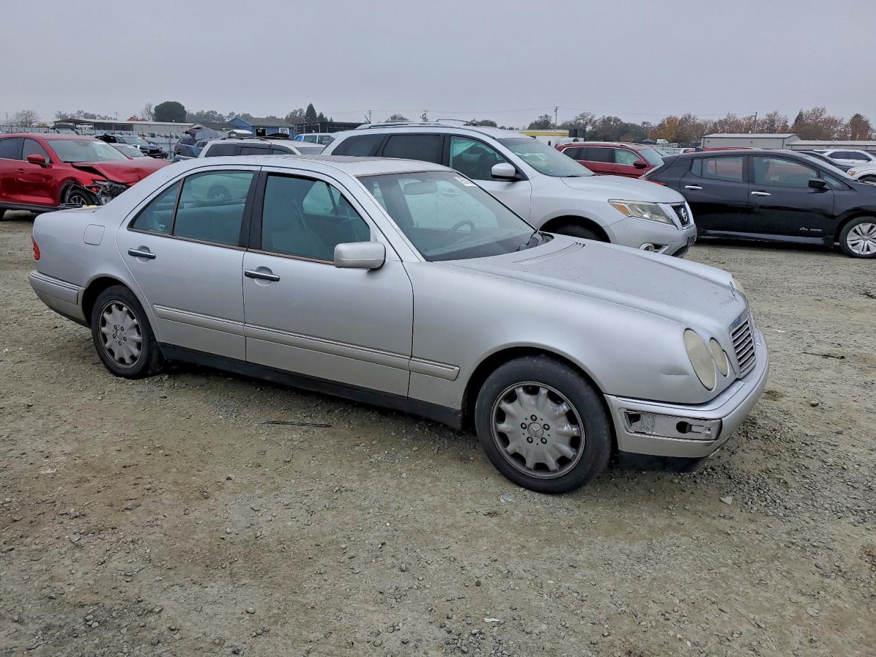 1998 Mercedes-Benz E 320 - Image 4