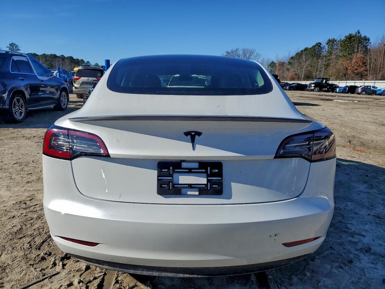 2023 Tesla Model 3 - Фото 6