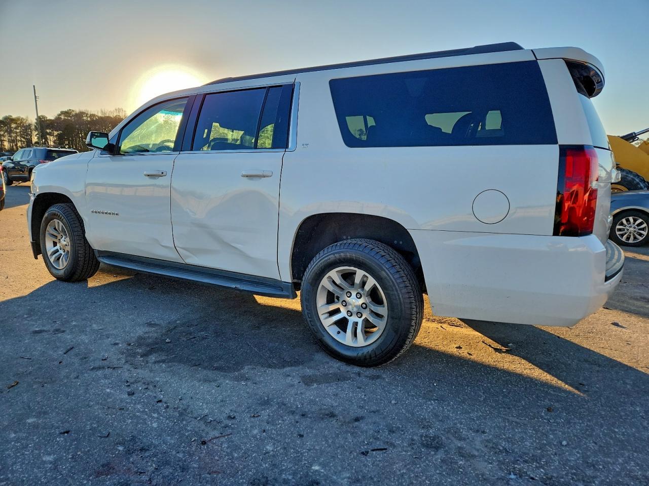 2019 Chevrolet Suburban C1500 Lt - Image 2