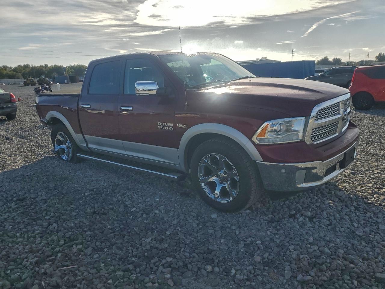 2016 Ram 1500 Laramie - Image 4