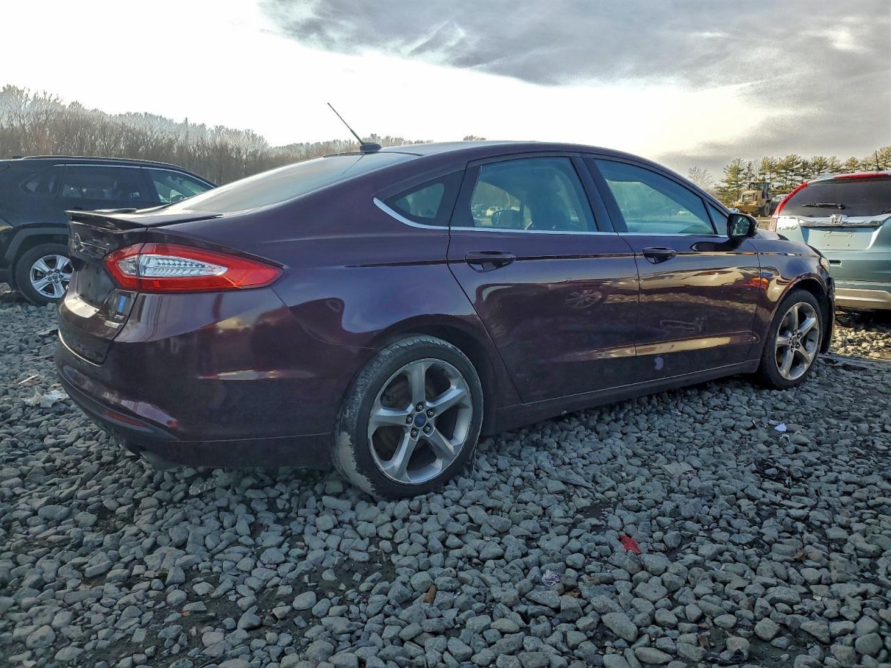 2013 Ford Fusion Se - Фото 3