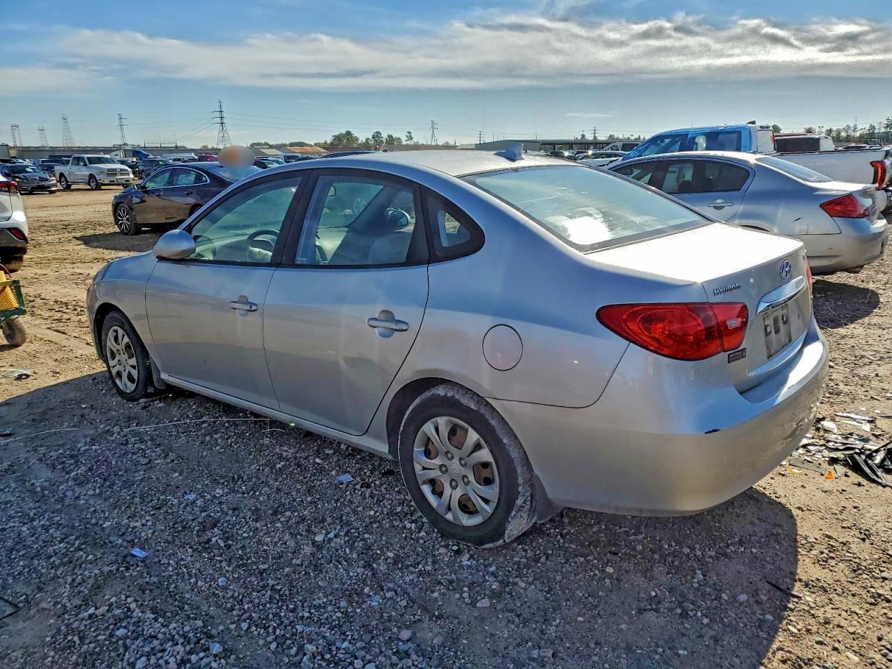 2010 Hyundai Elantra - Фото 2