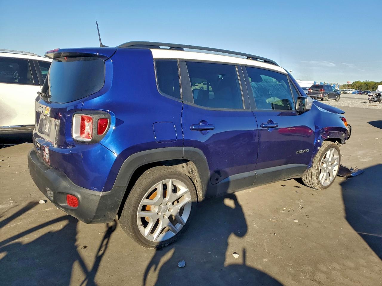2021 Jeep Renegade Latitude - Image 3