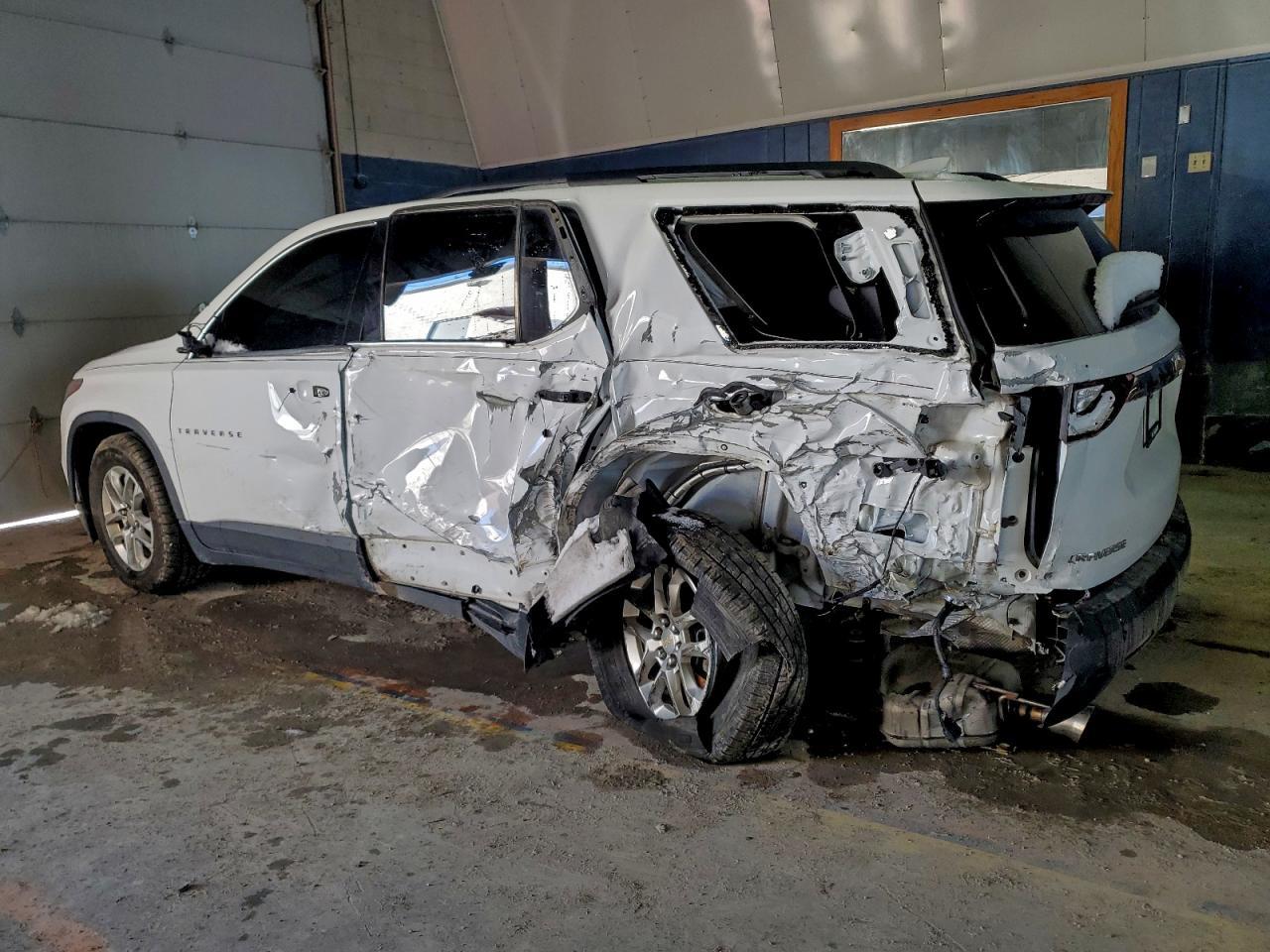 2019 Chevrolet Traverse Lt - Фото 2
