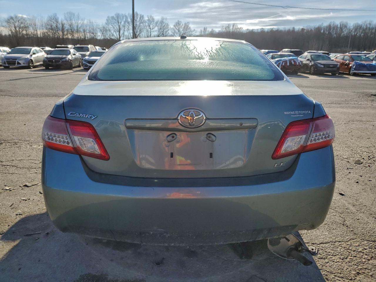 2011 Toyota Camry Base - Фото 6