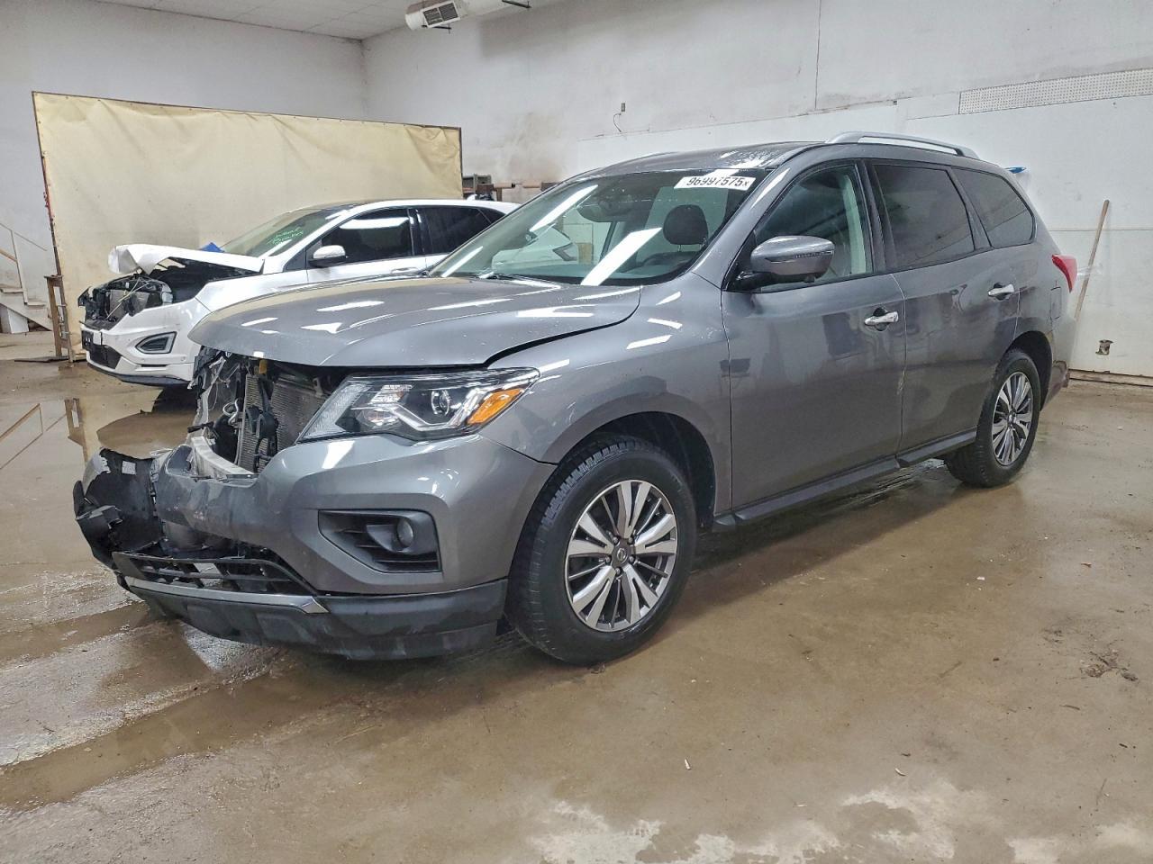 2019 Nissan Pathfinder S