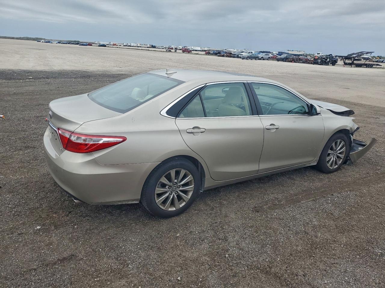 2017 Toyota Camry Xse - Image 3