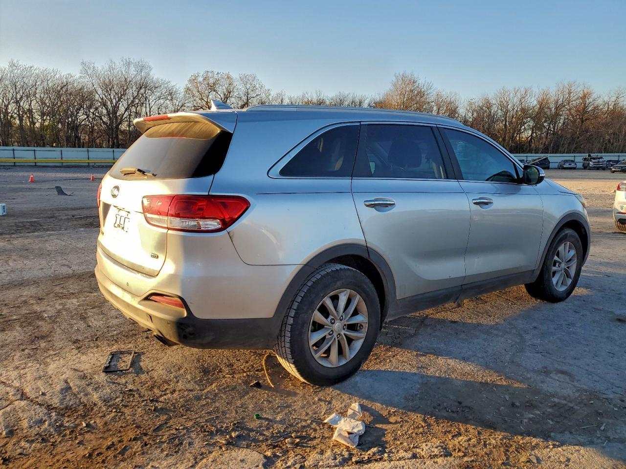 2017 Kia Sorento Lx - Фото 3