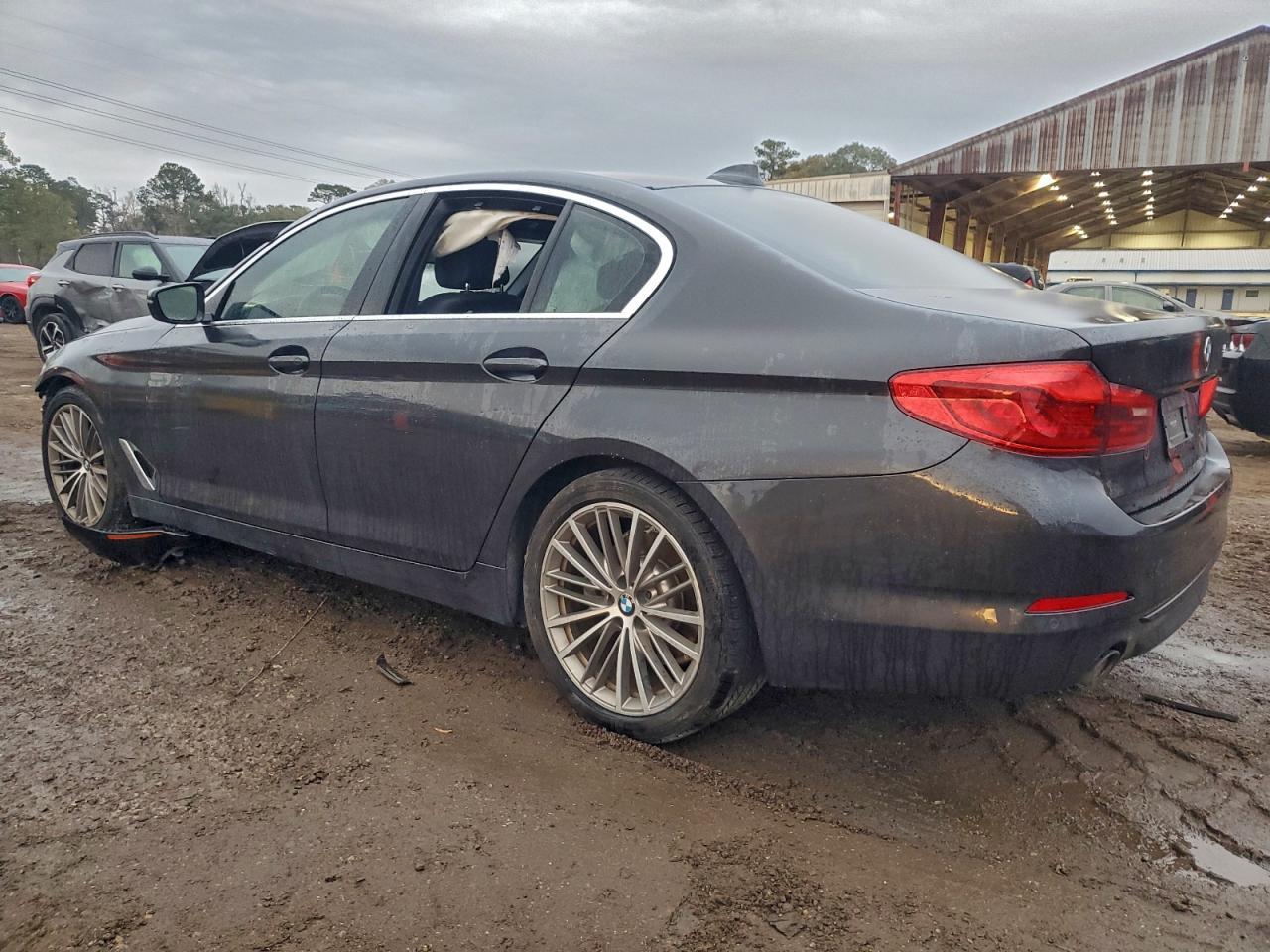 2019 BMW 530 I - Image 2