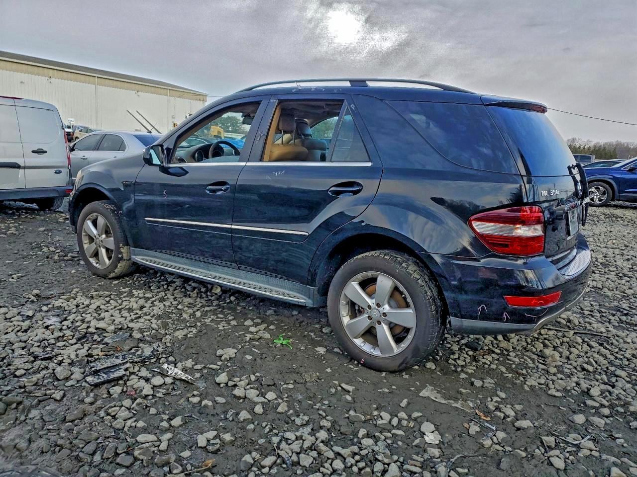 2010 Mercedes-Benz Ml 350 4Matic - Image 2