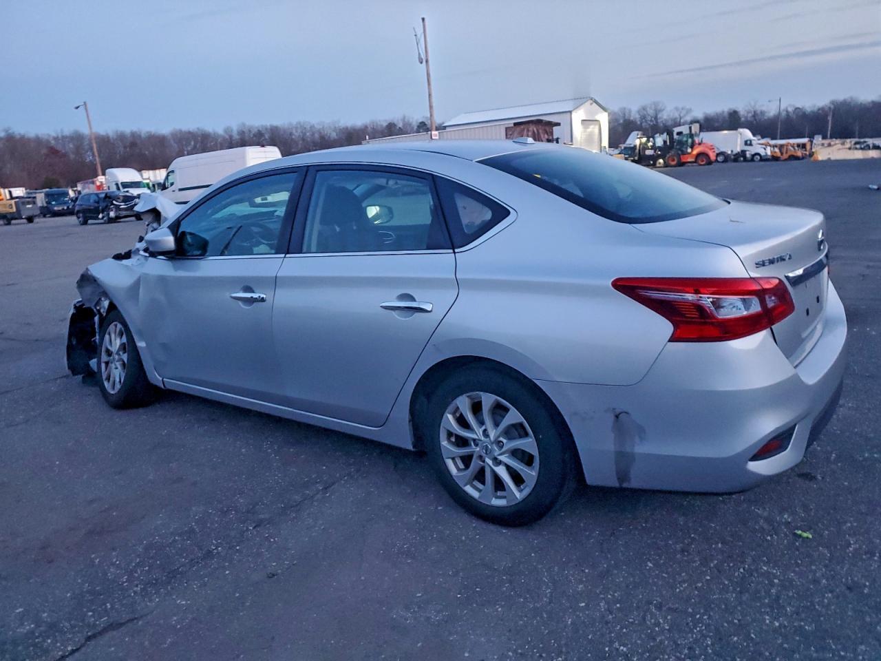 2018 Nissan Sentra S - Фото 2