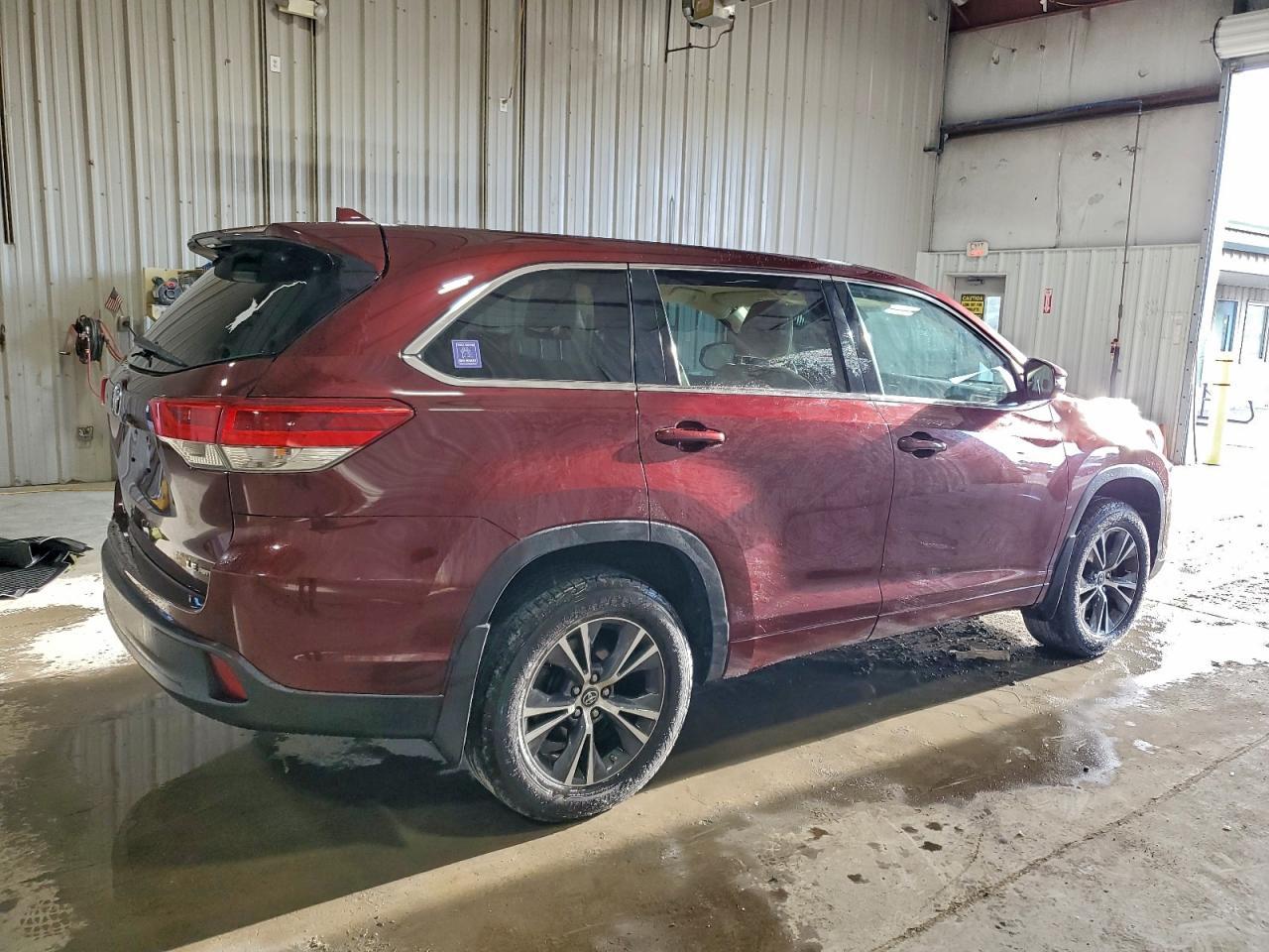2018 Toyota Highlander Le Plus - Фото 3
