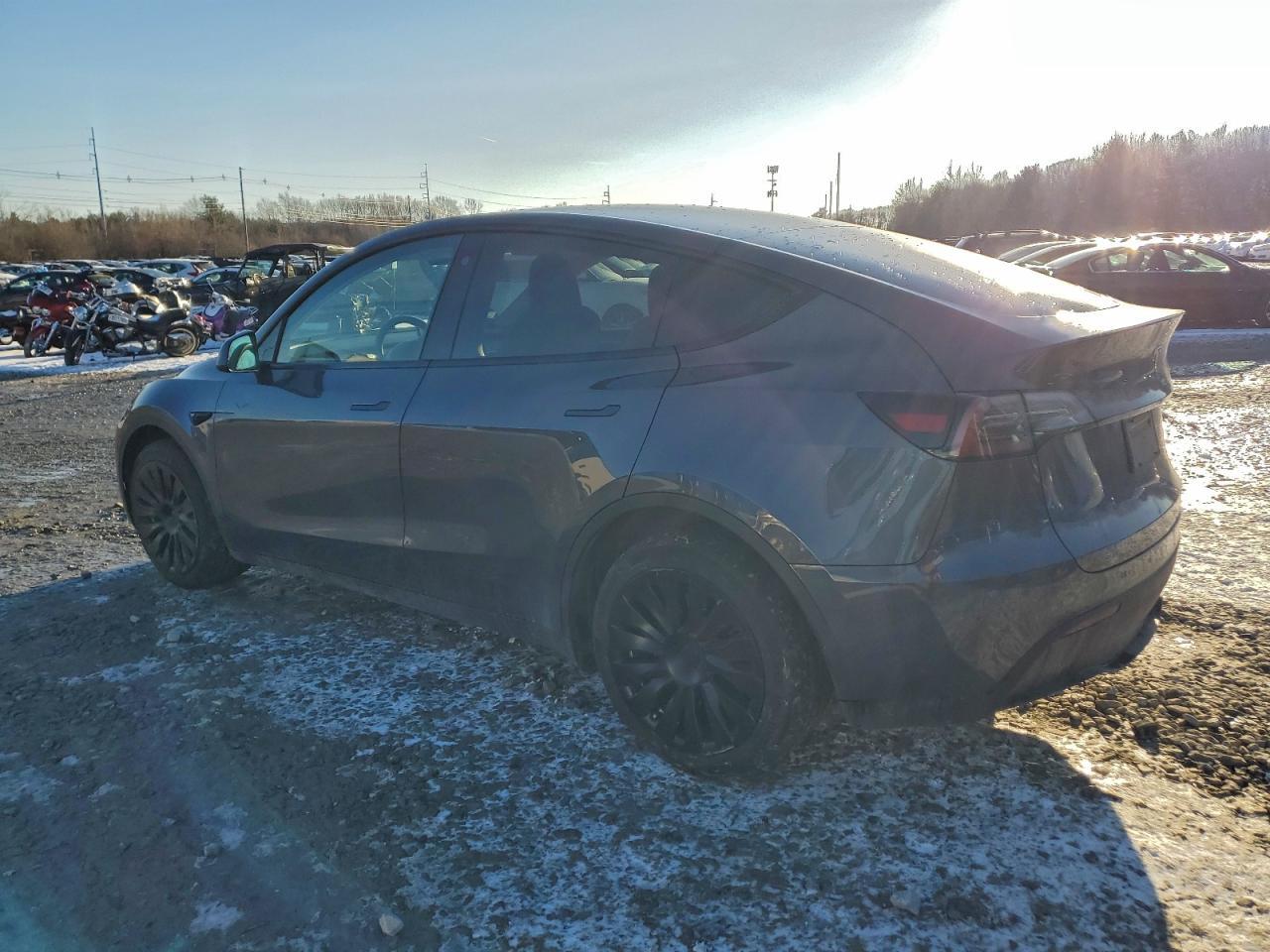 2023 Tesla Model Y - Image 2