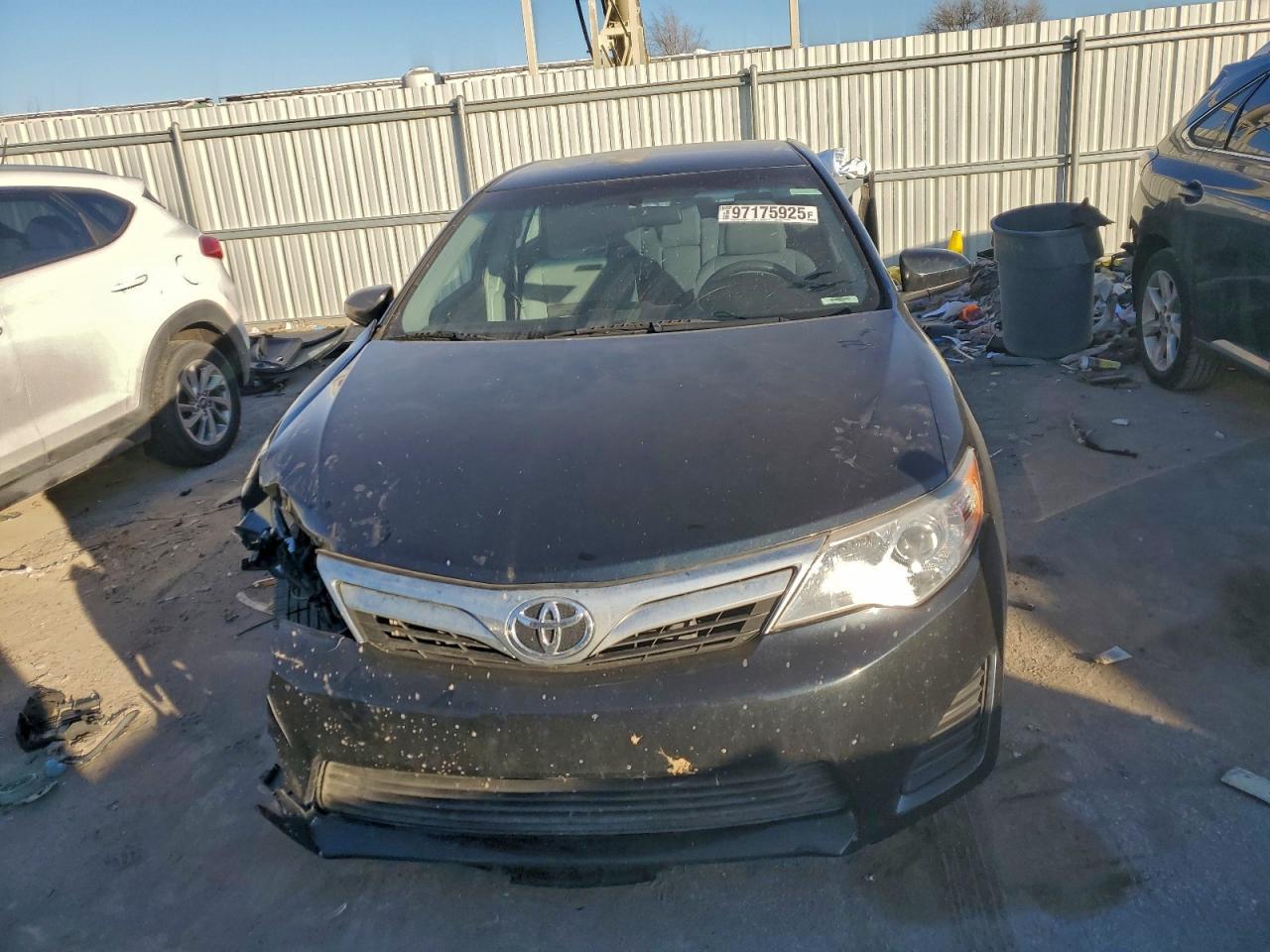 2014 Toyota Camry L - Фото 5