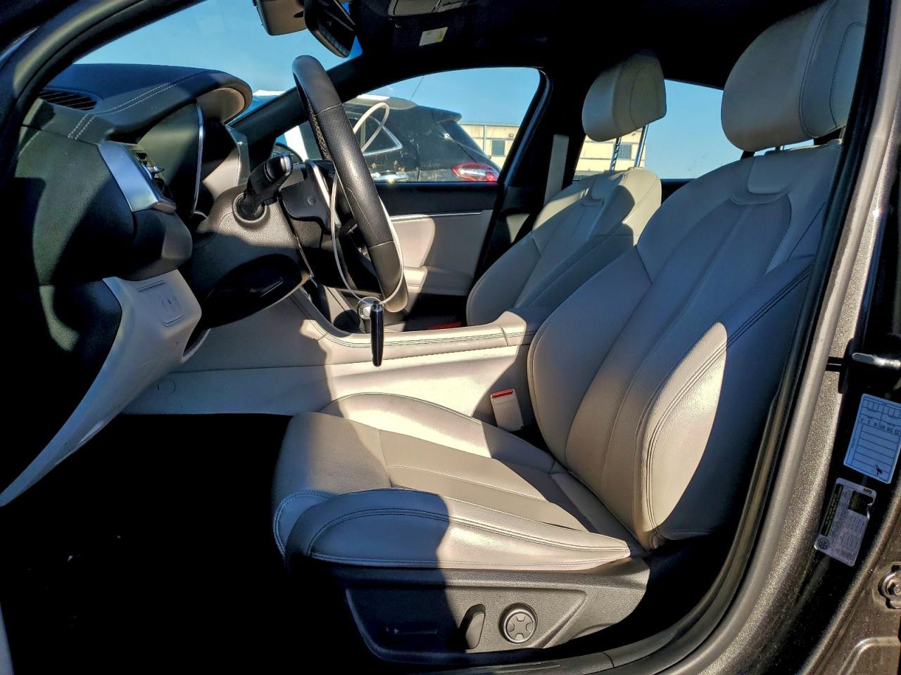 2023 Genesis G70 Base - Фото 7