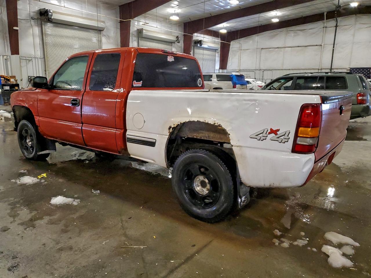 2001 Chevrolet Silverado K1500 - Фото 2