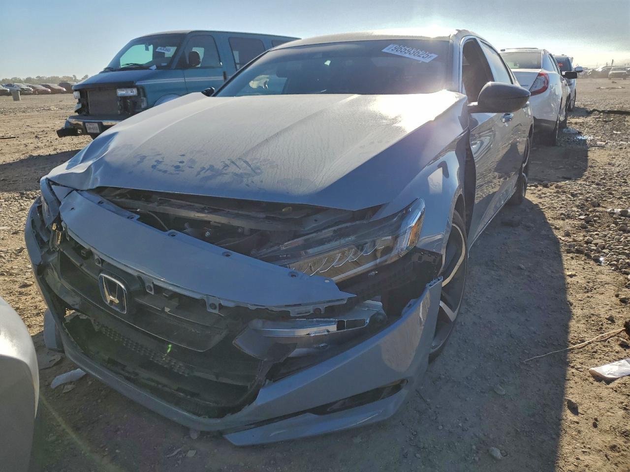 2022 Honda Accord Hybrid Sport - Image 5