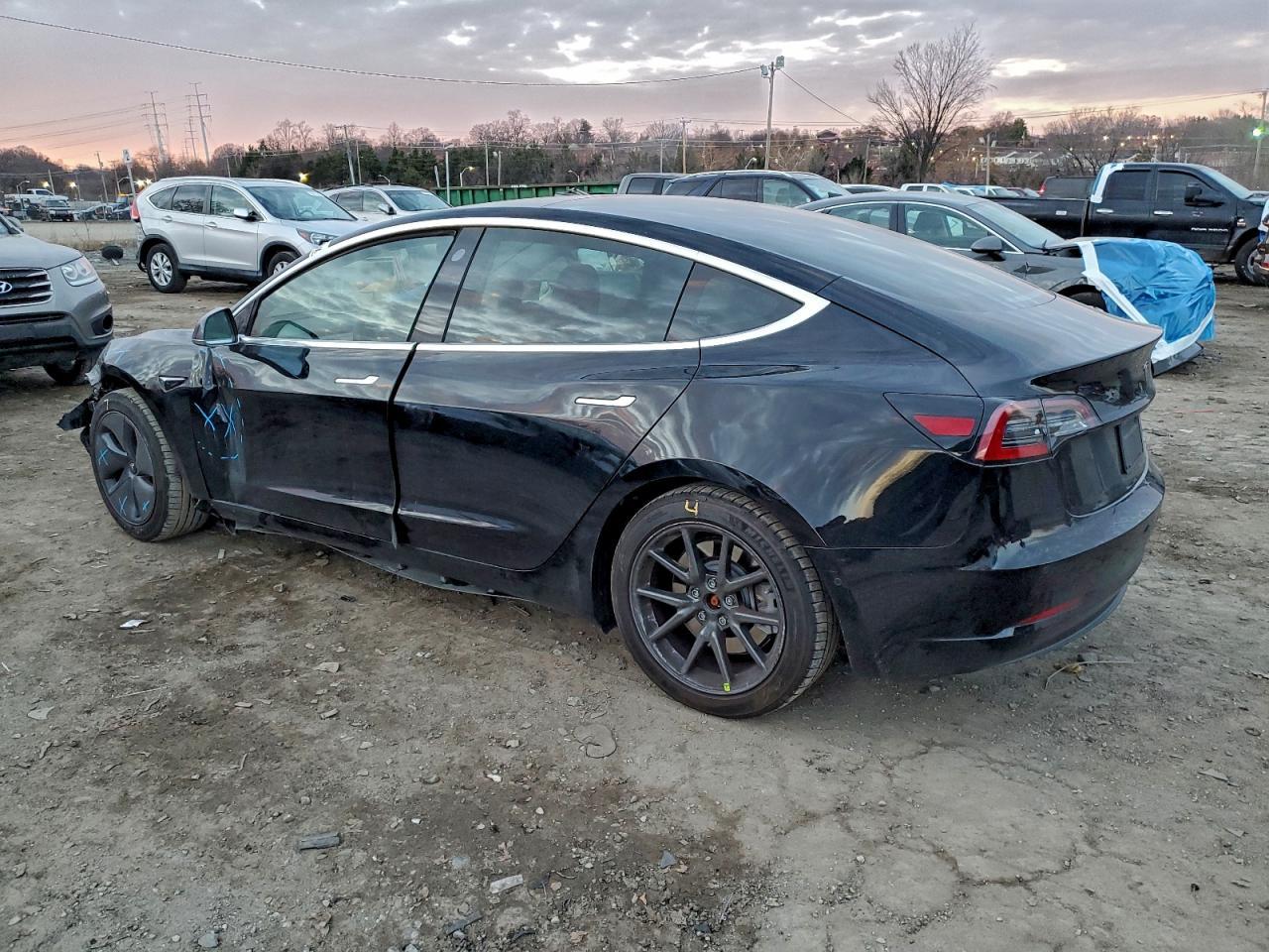 2019 Tesla Model 3 - Фото 2