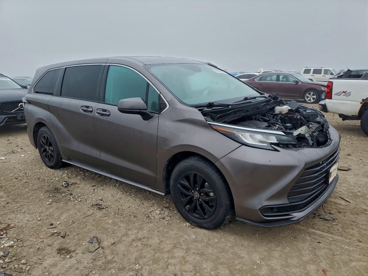 2022 Toyota Sienna Le - Фото 4