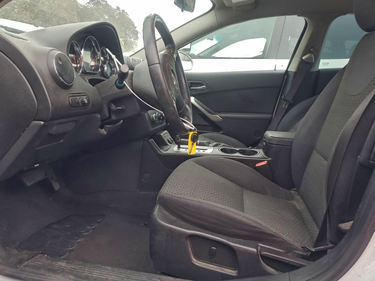 2009 Pontiac G6 - Image 7