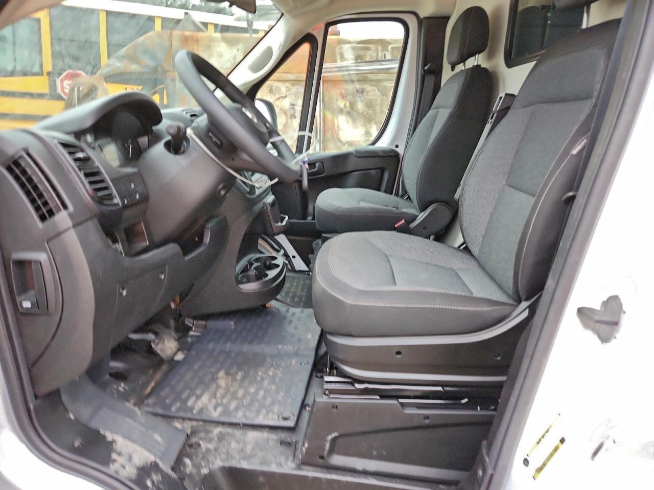 2023 Ram Promaster Utility / Service Van - Фото 7