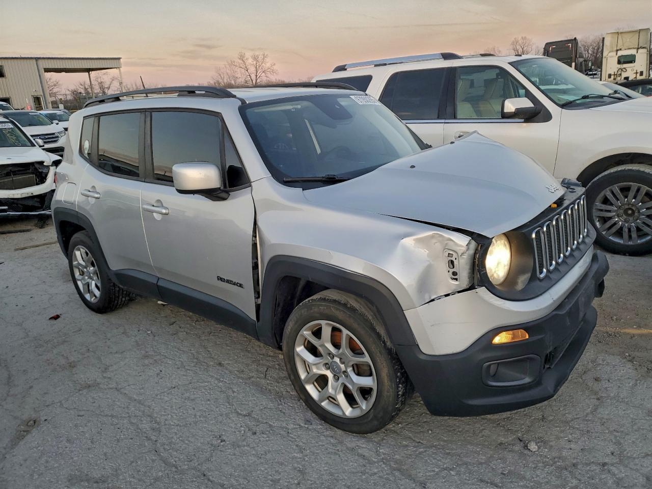 2018 Jeep Renegade Latitude - Image 4