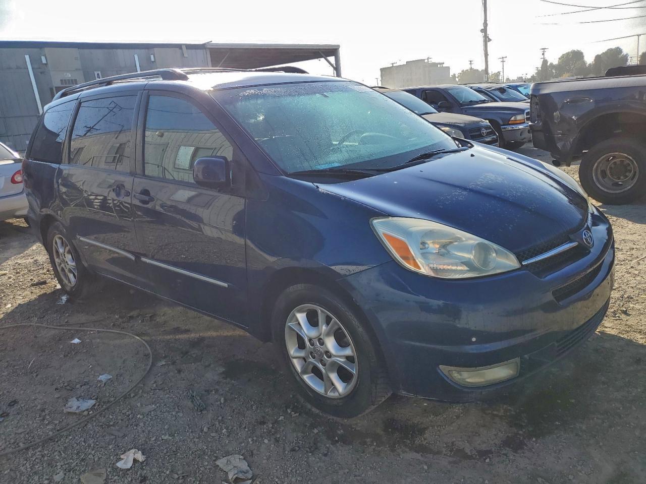 2005 Toyota Sienna Xle - Image 4