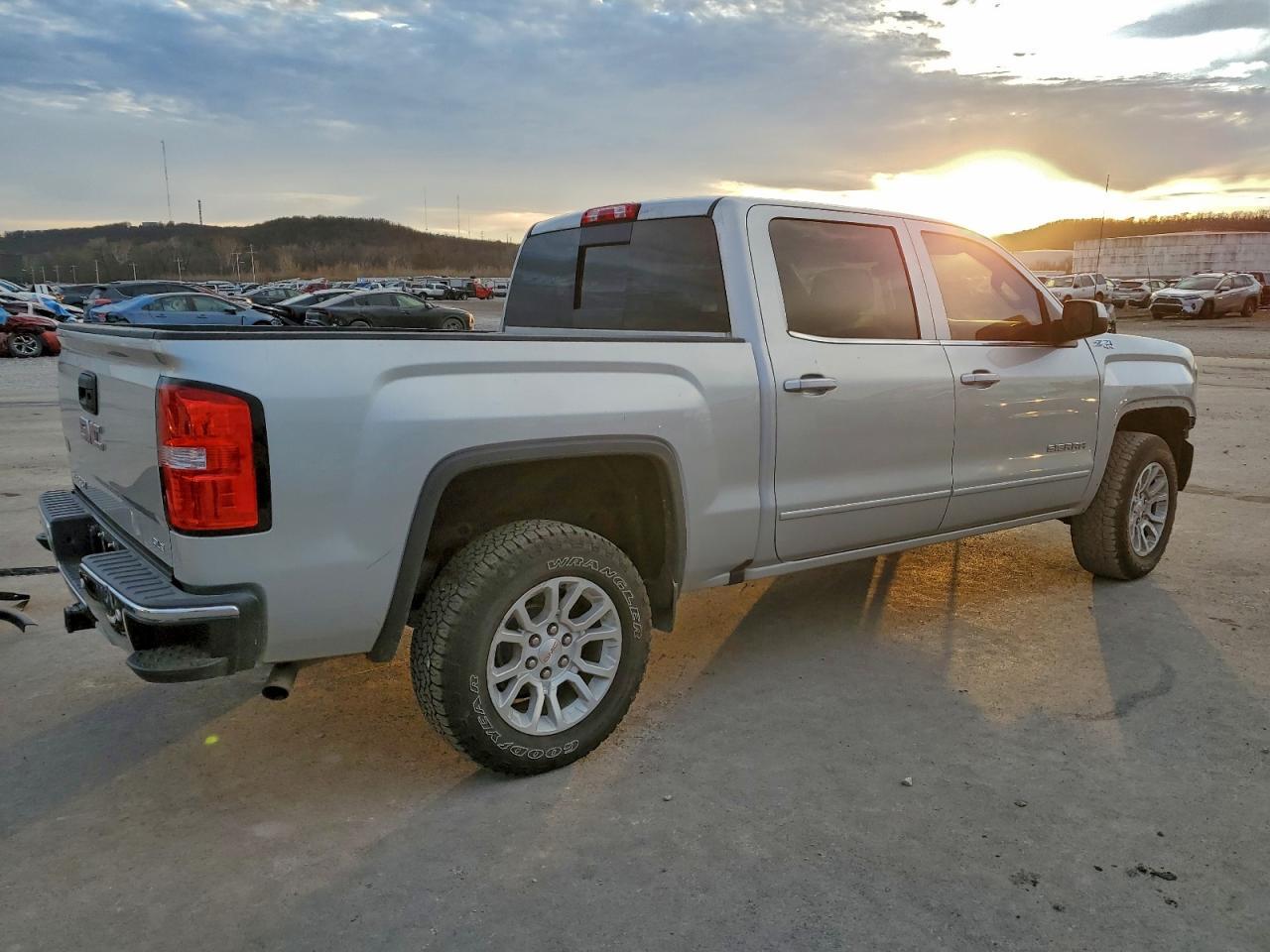 2018 GMC Sierra K1500 Sle - Фото 3