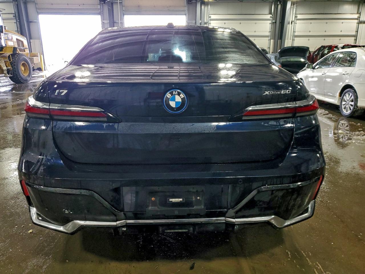 2023 BMW I7 xDrive60 - Фото 6
