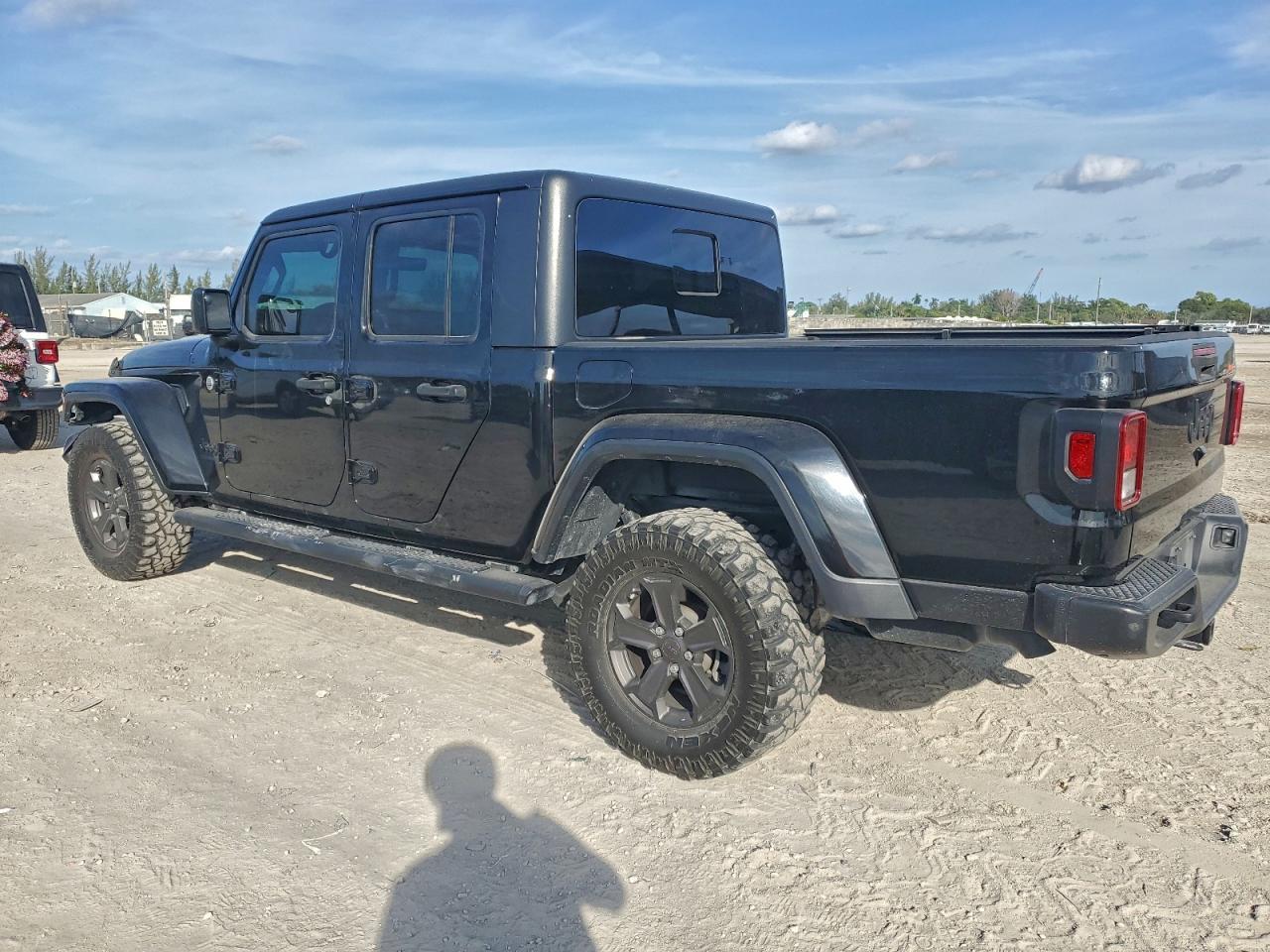 2021 Jeep Gladiator Sport - Image 2