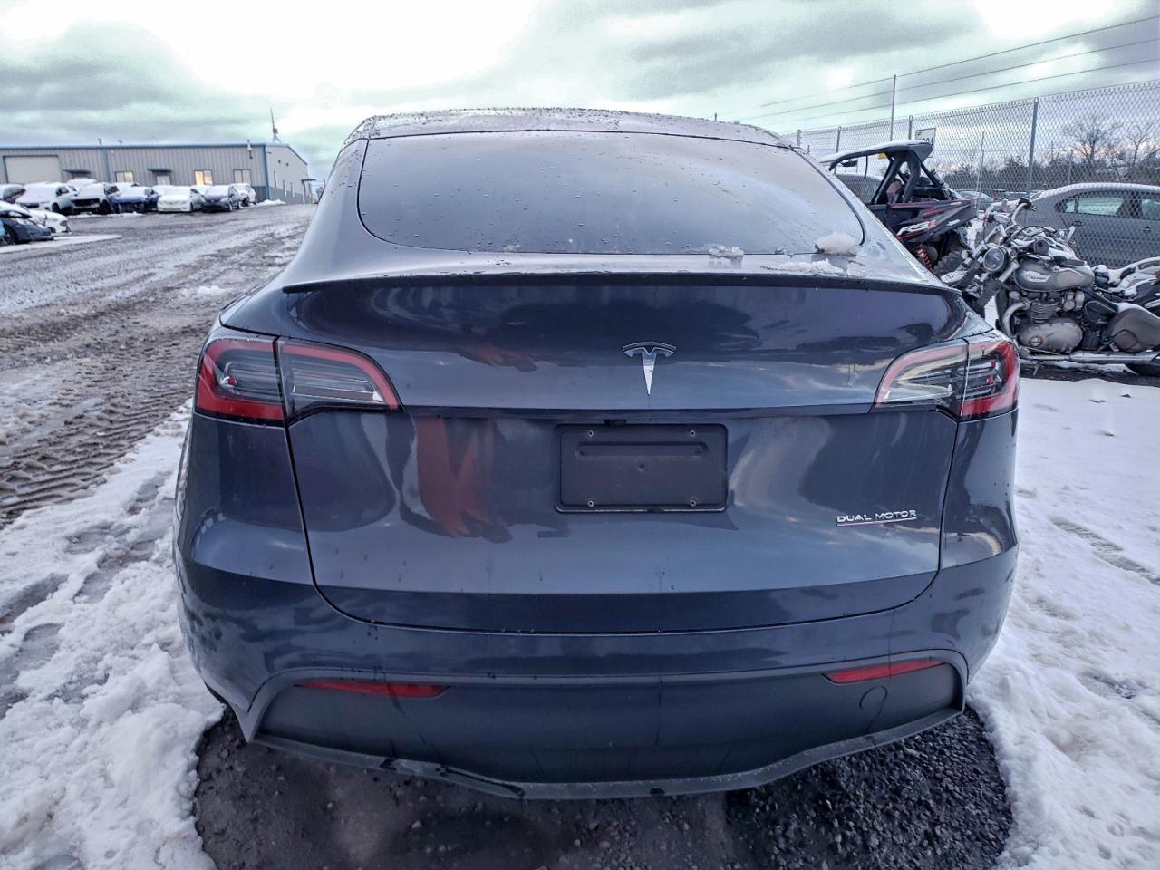 2023 Tesla Model Y - Фото 6