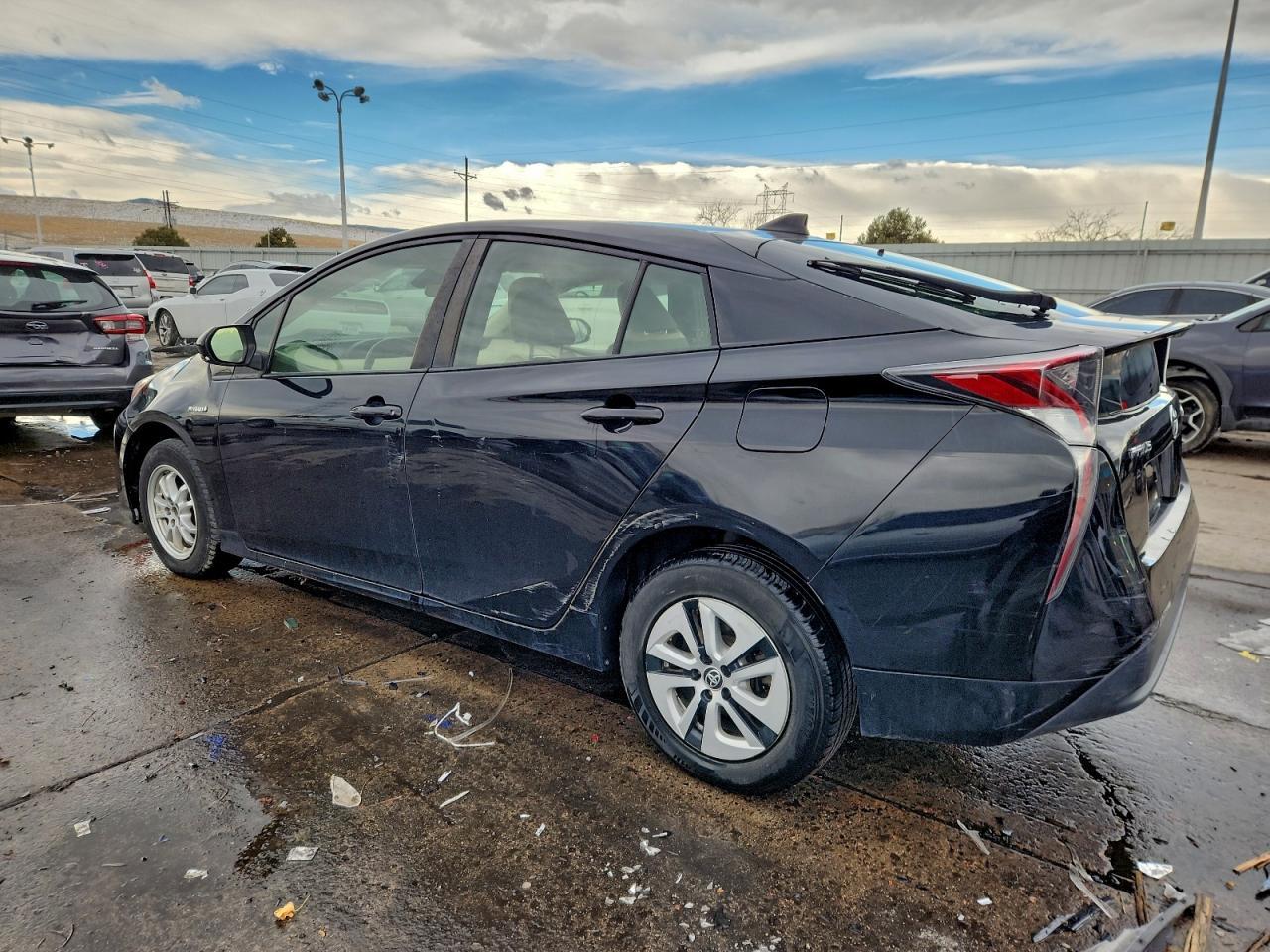 2016 Toyota Prius - Фото 2