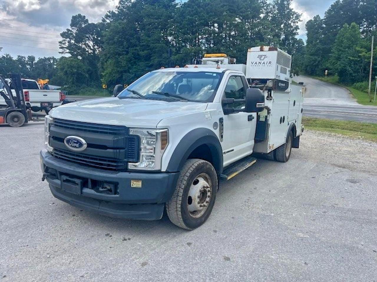 2018 Ford F550 Super - Image 2