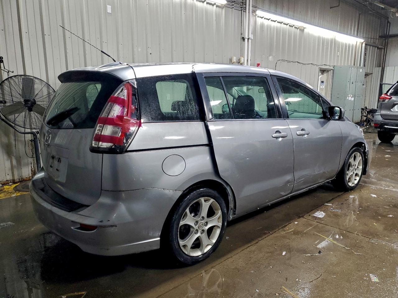 2010 Mazda 5 - Image 3